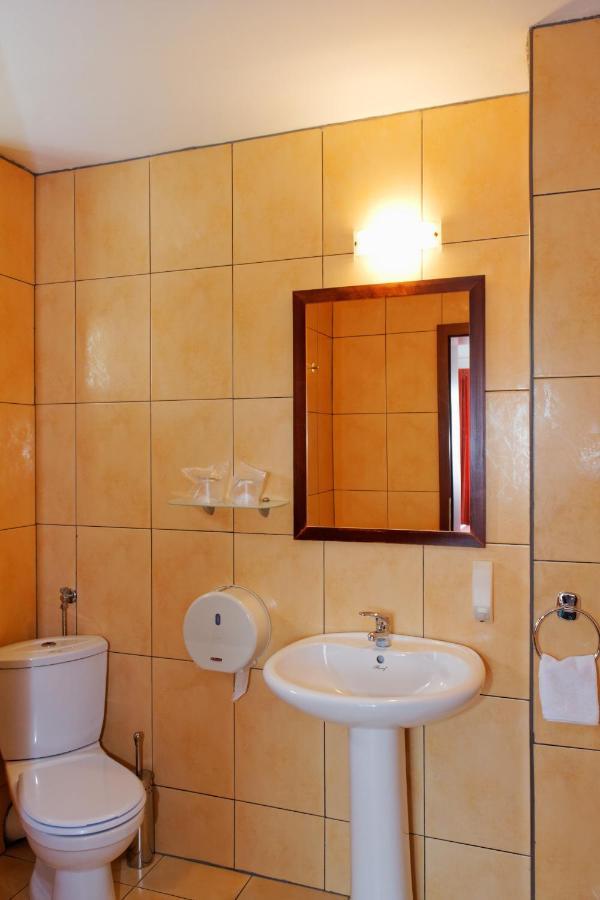 Cameră dublă cu balcon comun
